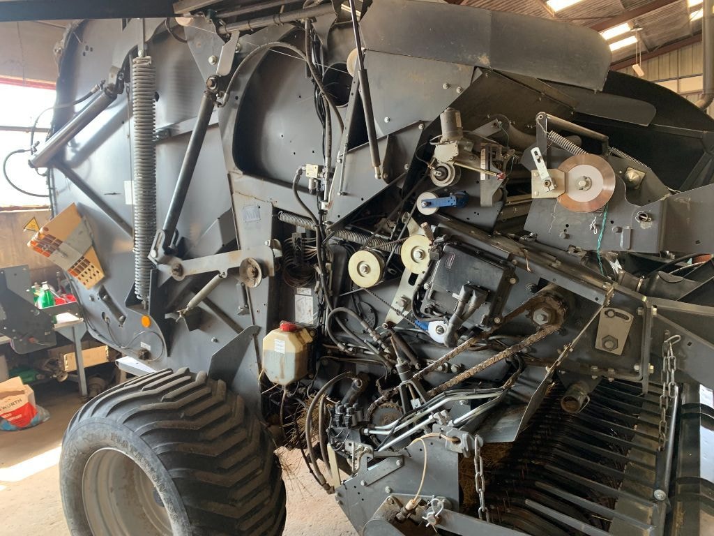 Presse balles rondes MASSEY FERGUSON 4180 X TRA - photo slide 14