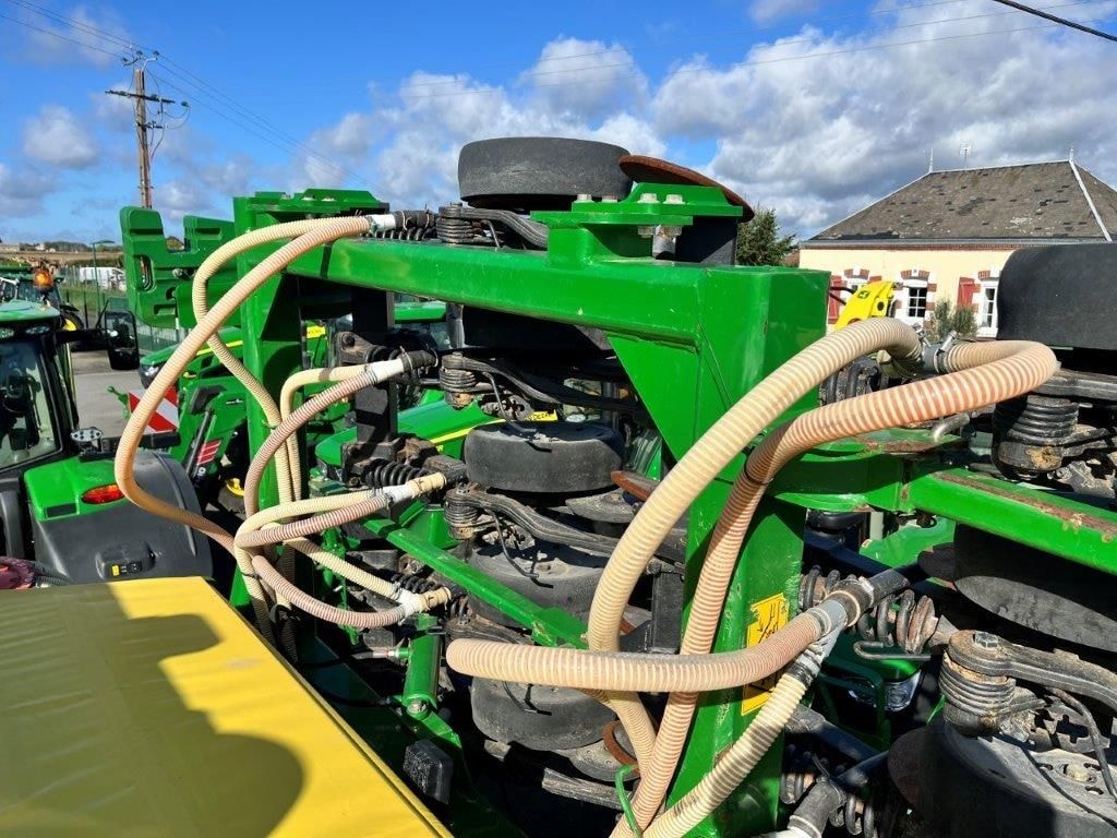 Semoir simplifié JOHN DEERE 750A - photo slide 26