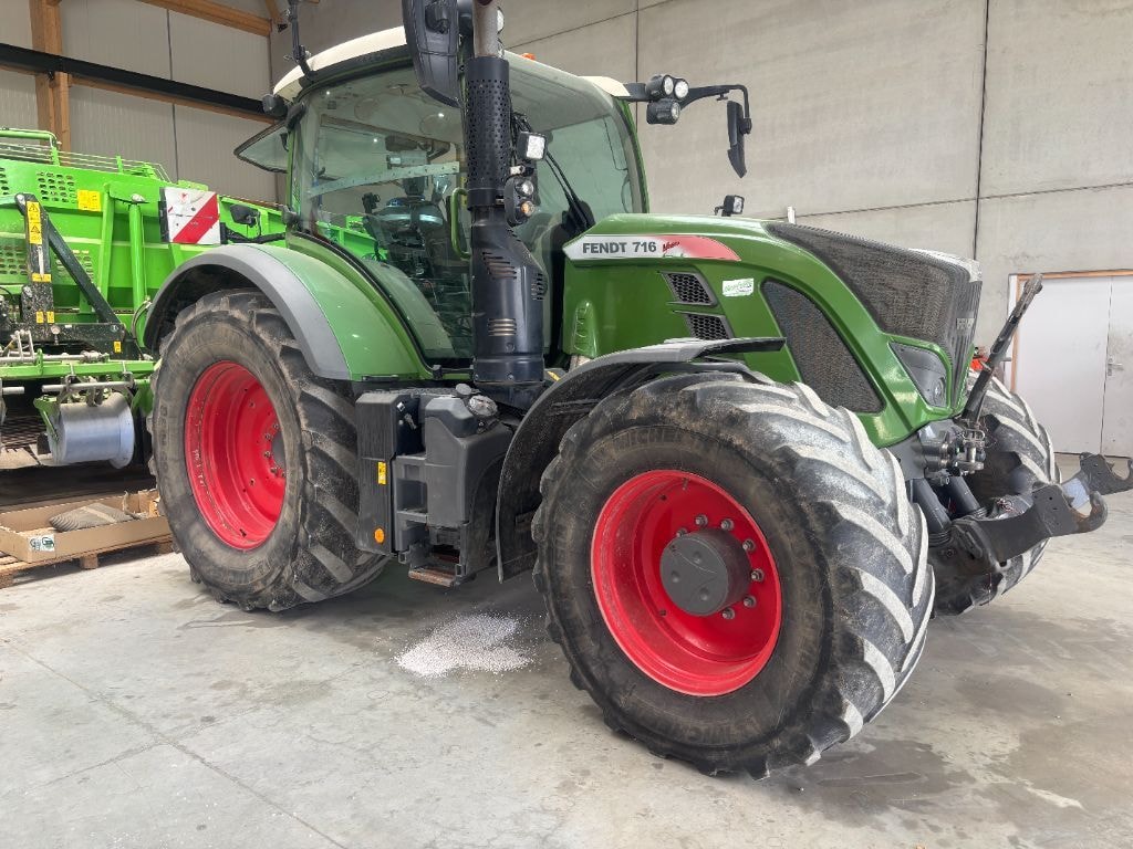 Tracteur FENDT 716 VARIO POWER - photo slide 1