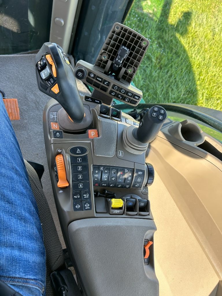 Tracteur JOHN DEERE 8R410 - photo slide 10
