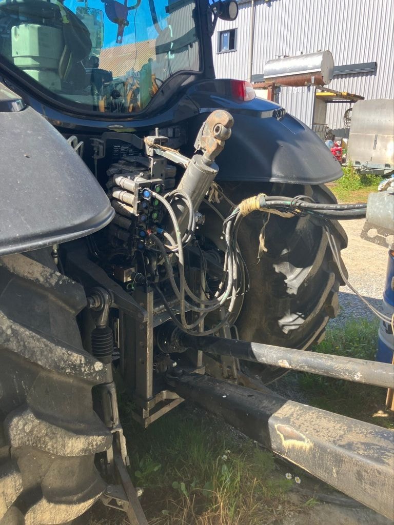 Tracteur VALTRA N174 DIRECT - photo slide 5