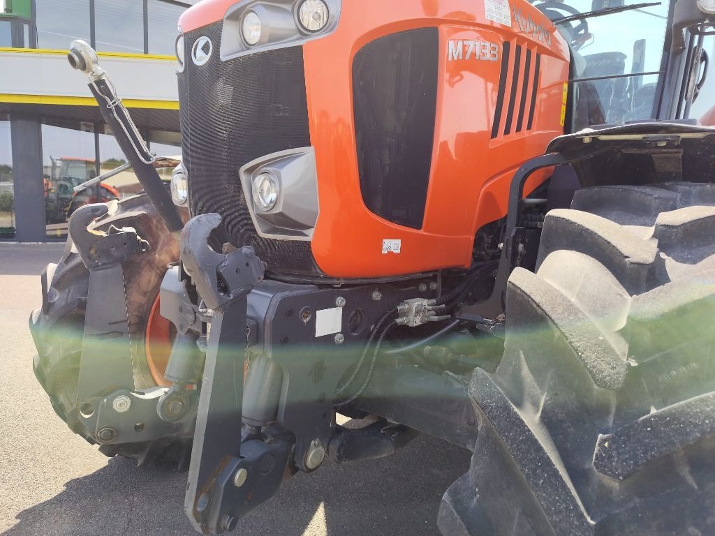 Tracteur KUBOTA M 7133 - photo slide 7