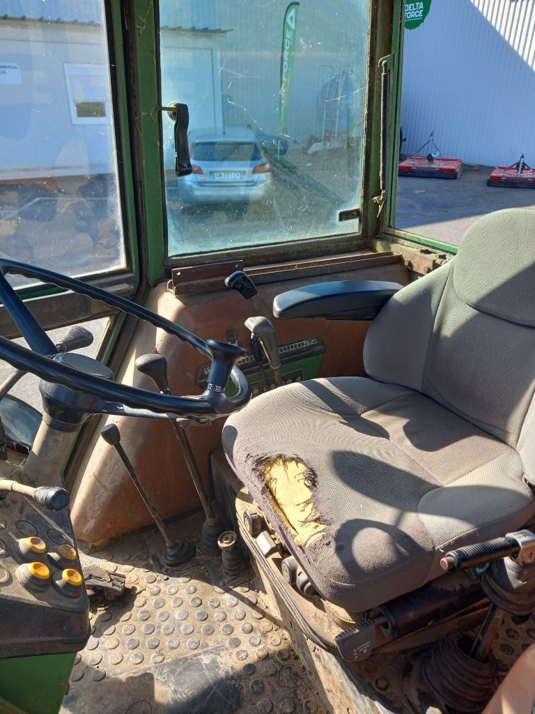 Tracteur chargeur FENDT FARMER 306 LS EHR B - photo slide 17