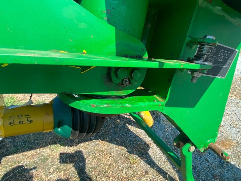 Faucheuse conditionneuse JOHN DEERE 328A - photo slide 10