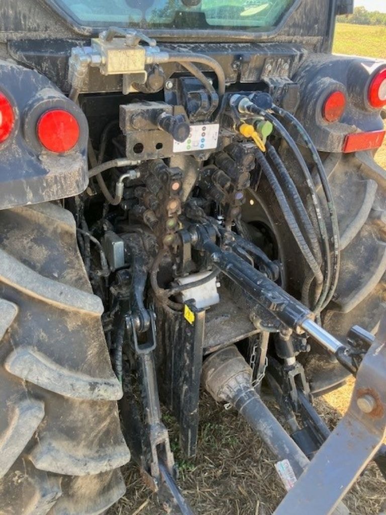 Tracteur etroit NEW HOLLAND T4.100 F - photo slide 7