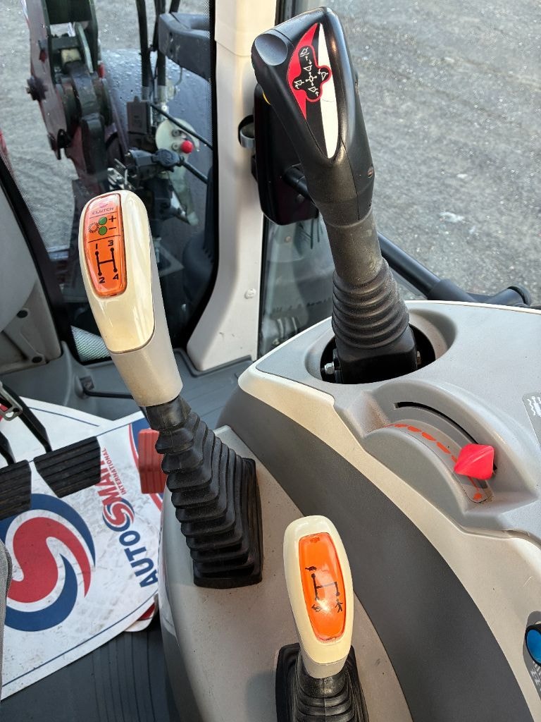 Tracteur chargeur MC CORMICK X6.420 - photo slide 11