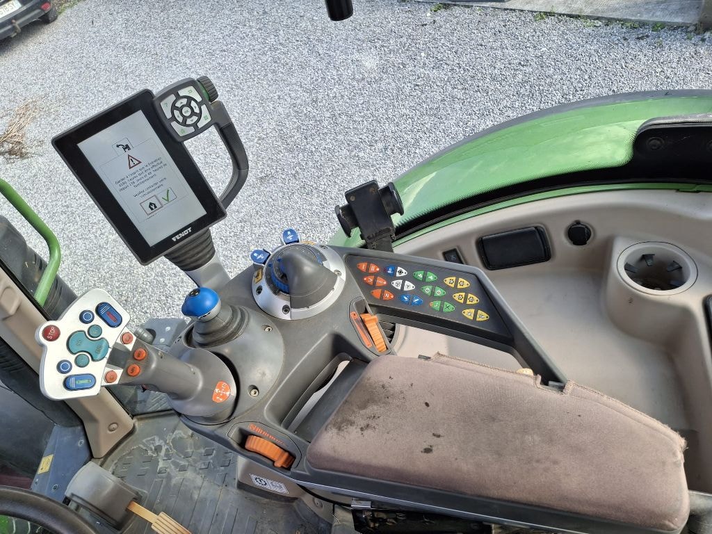 Tracteur FENDT 718 VARIO POWER + - photo slide 15