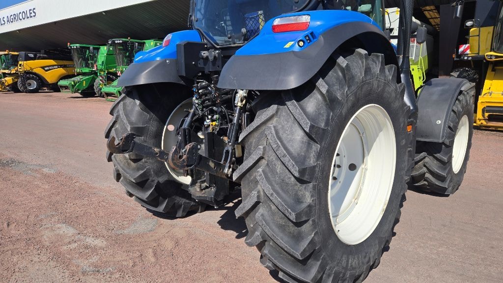 Tracteur NEW HOLLAND T6.145 AC - photo slide 12