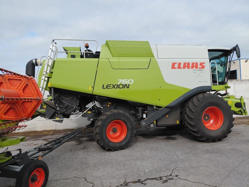 Moissonneuse CLAAS LEXION 760 - photo slide 3