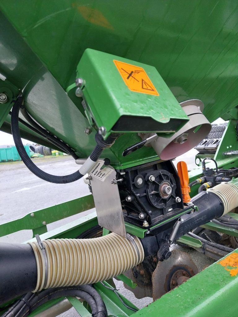 Semoir simplifié AMAZONE Cirrus 3003 compact - photo slide 11