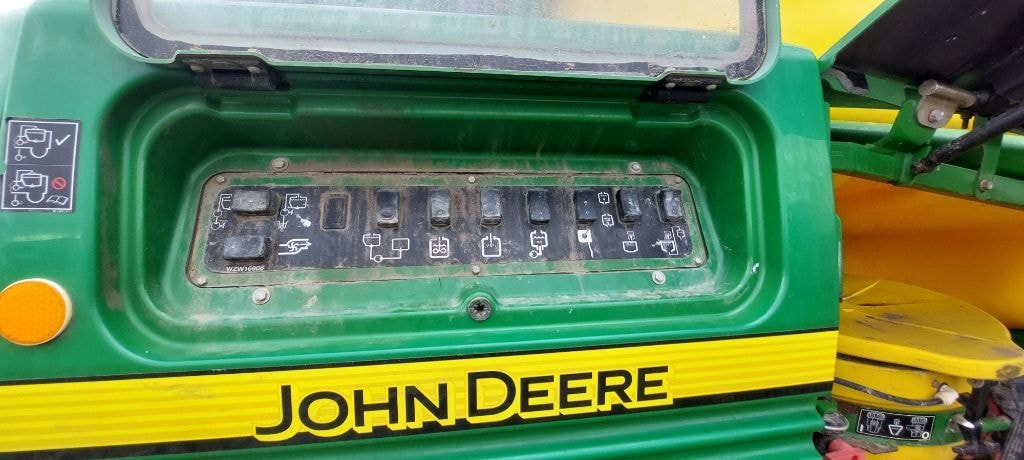 Pulverisateur JOHN DEERE R944I - photo slide 8
