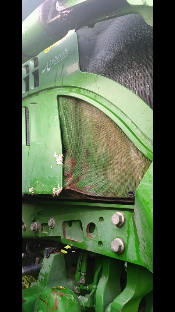 Tracteur chargeur JOHN DEERE 6120R - photo slide 19