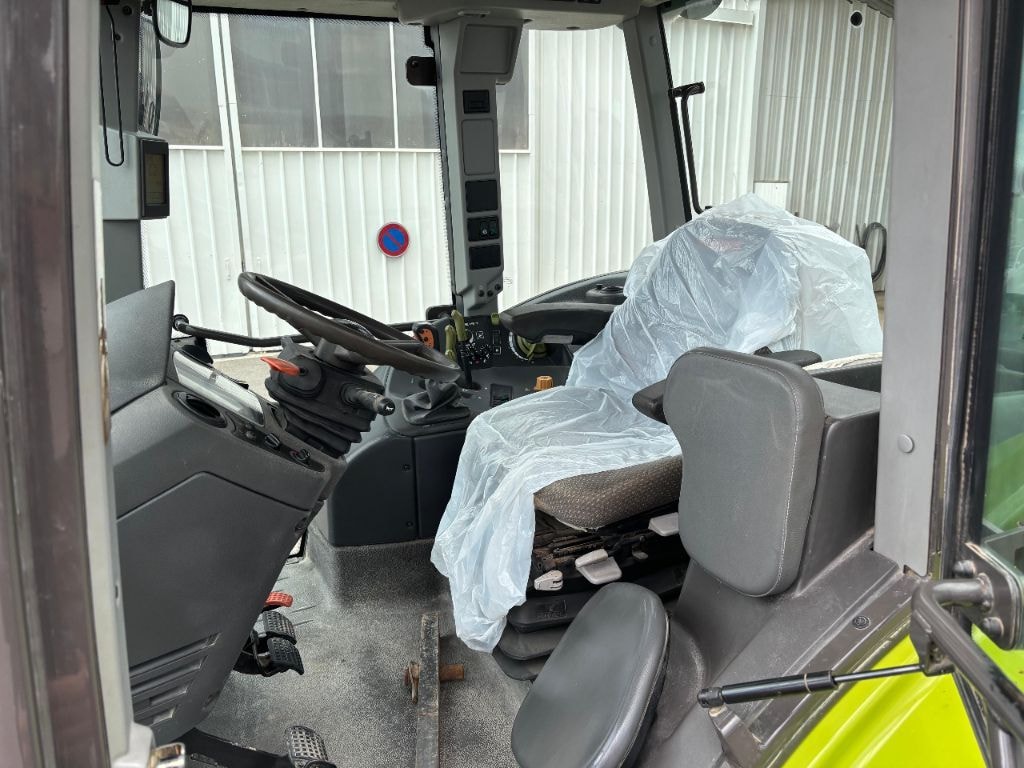 Tracteur CLAAS ARES 617 ATZ - photo slide 12