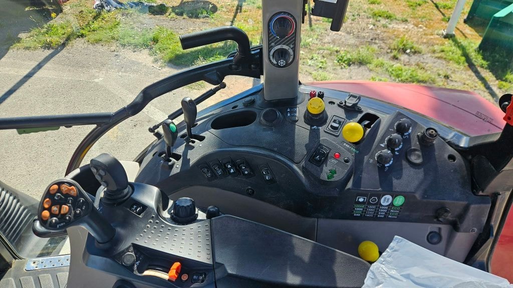 Tracteur CASE IH LUXXUM 100 - photo slide 9