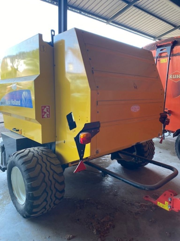 Presse balles rondes NEW HOLLAND Br6090 - photo slide 5