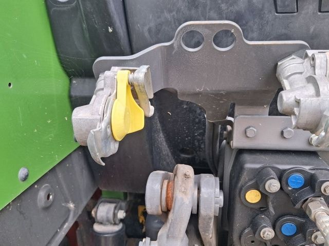 Tracteur chargeur FENDT 311 VARIO 4.4L - photo slide 22