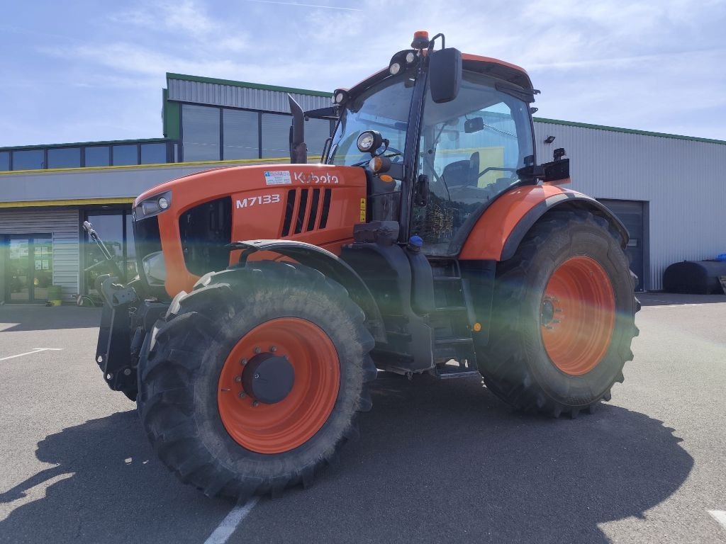 Tracteur KUBOTA M 7133 - photo slide 6