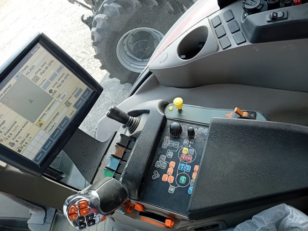 Tracteur CASE IH OPTUM 300 CVX - photo slide 12