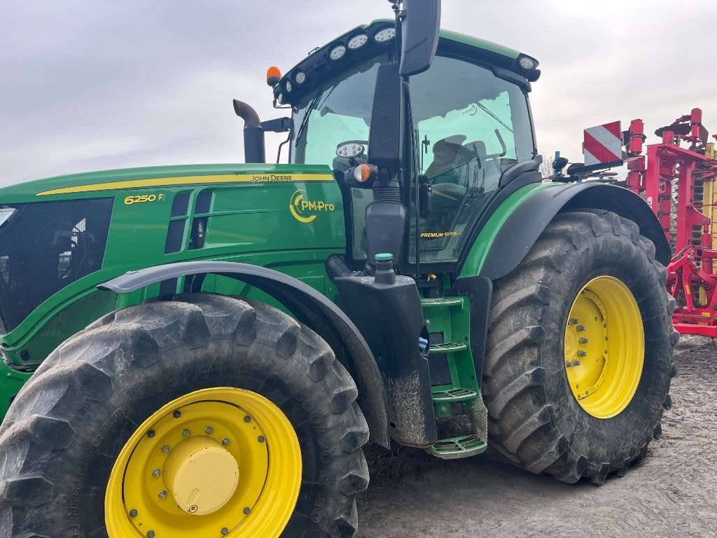Tracteur JOHN DEERE 6250R - photo slide 22