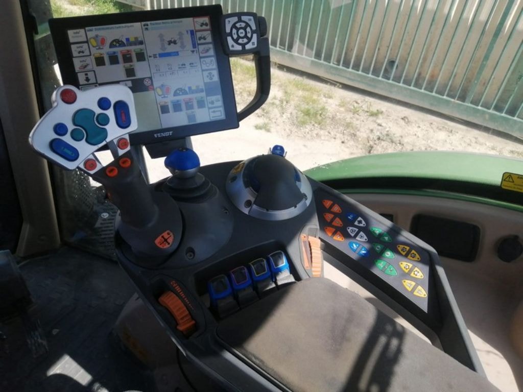 Tracteur FENDT 718 VARIO PROFI + - photo slide 14