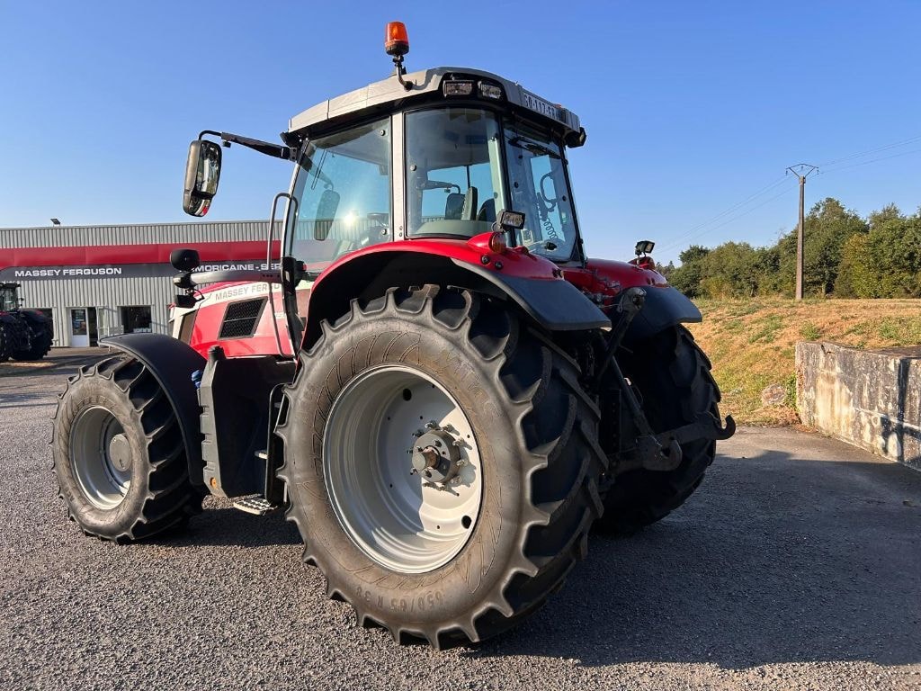 Tracteur MASSEY FERGUSON 7S.180 - photo slide 3