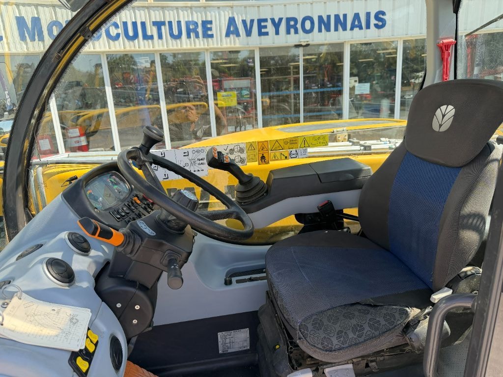 Chariot télescopique NEW HOLLAND TH 6.36         - photo slide 15