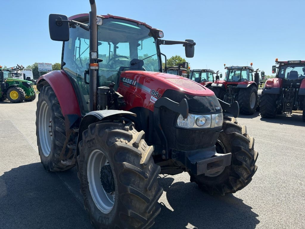 Tracteur CASE IH FARMALL 95U - photo slide 6