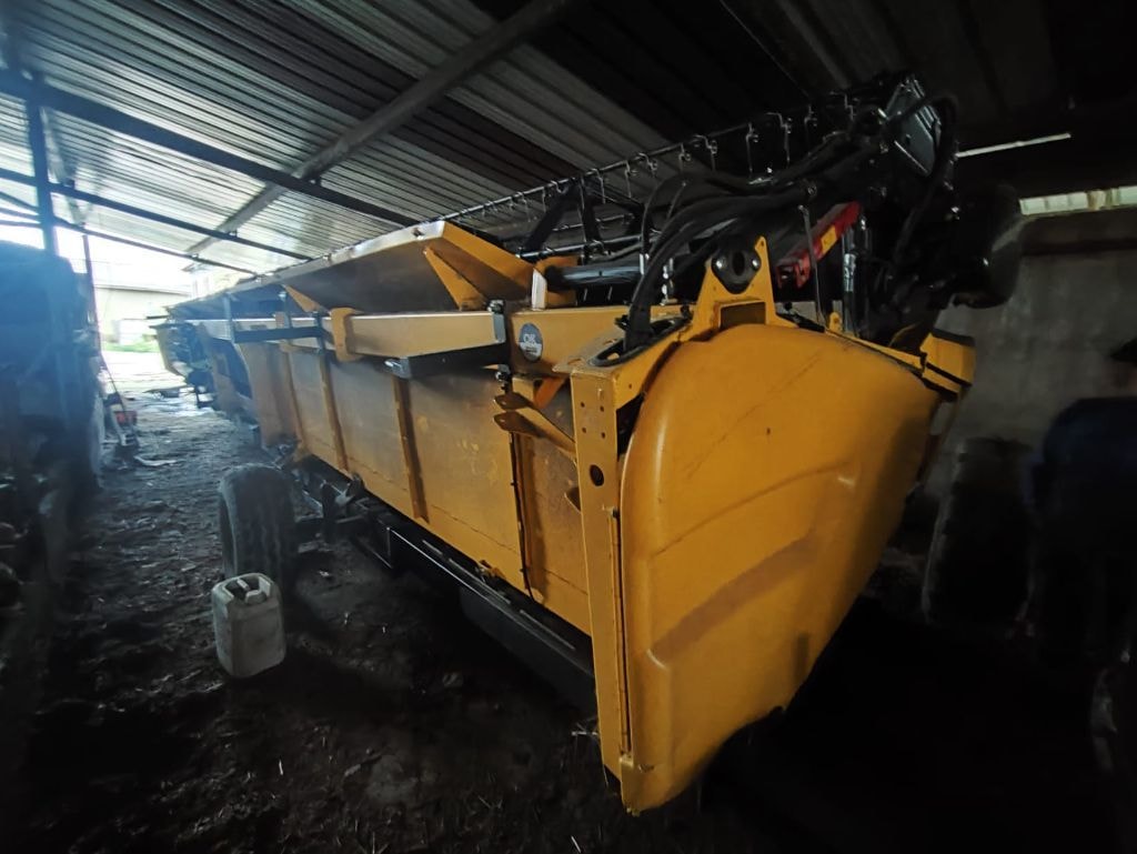 Coupe (MB) NEW HOLLAND Varifeed 8P35VA - photo slide 1