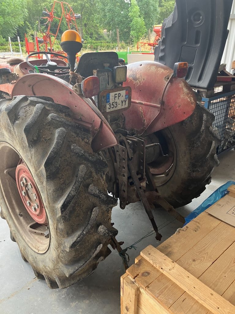 Tracteur MASSEY FERGUSON 158 - photo slide 5