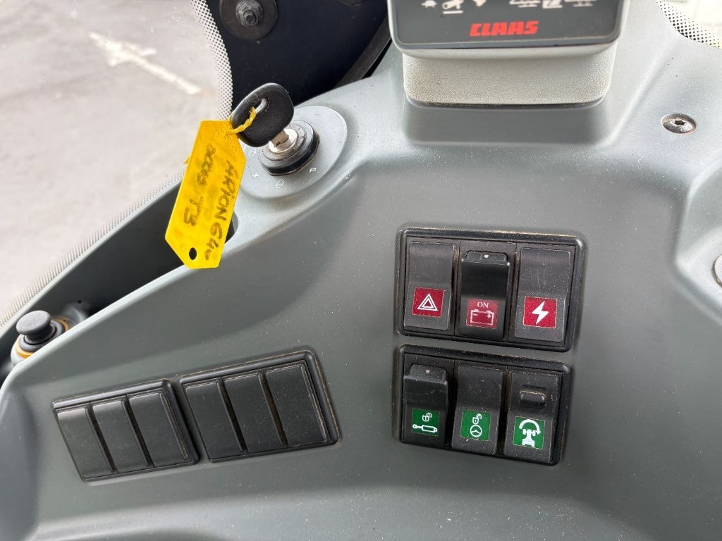 Tracteur CLAAS AXION 810 - photo slide 24