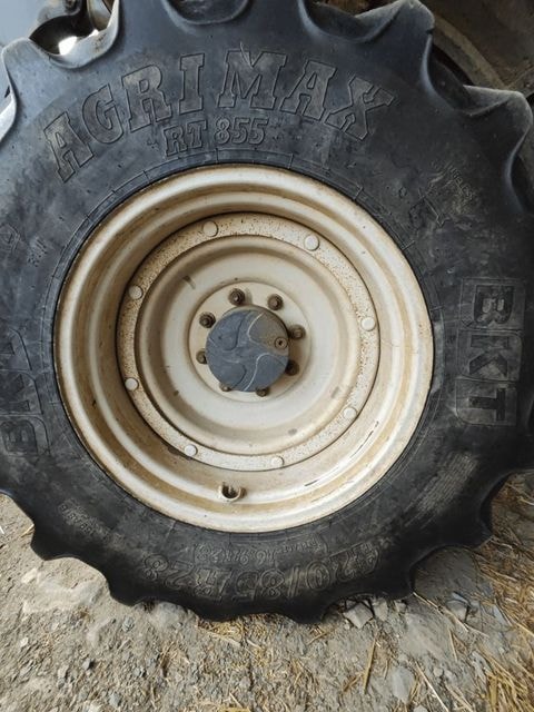 Tracteur VALTRA N134A - photo slide 10