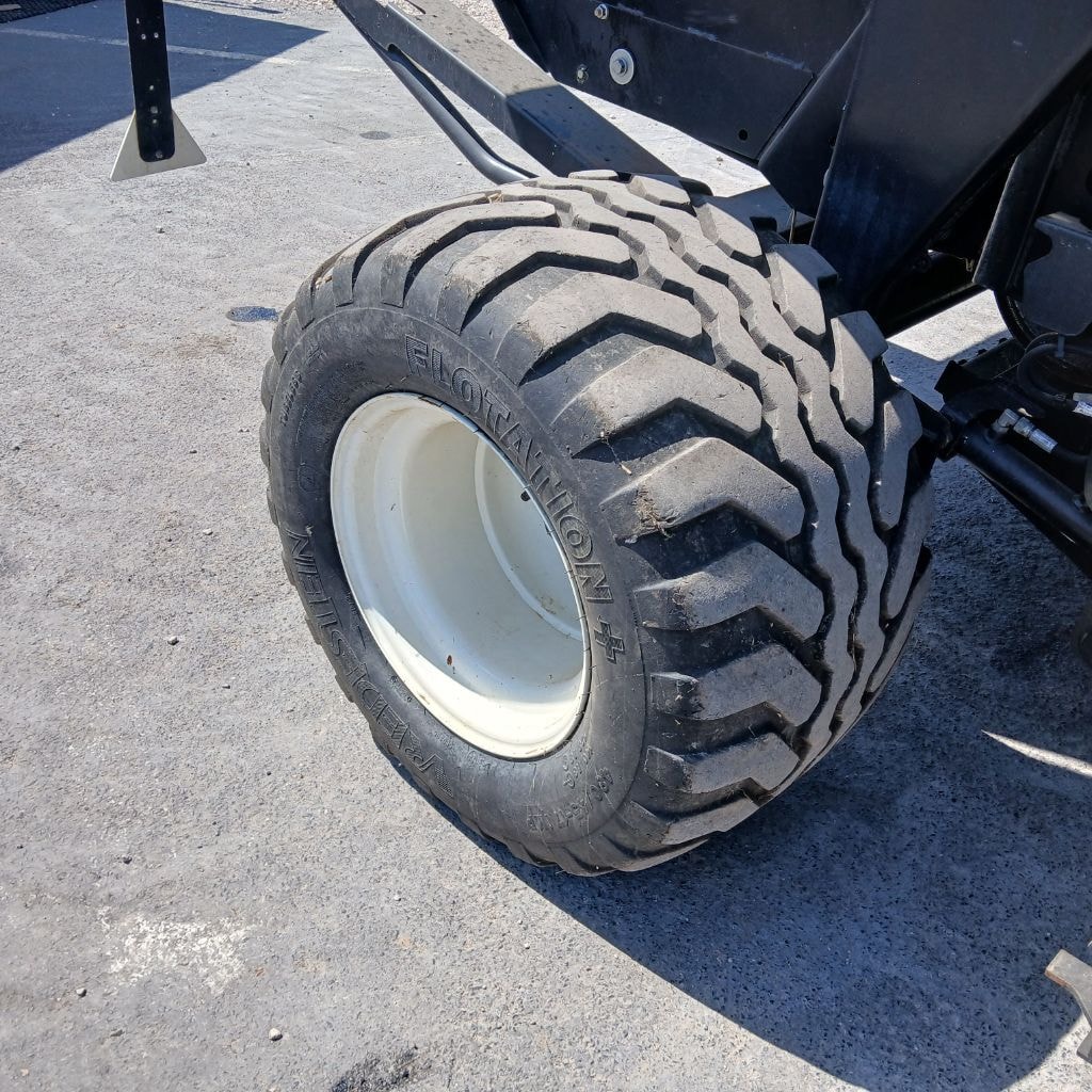 Presse balles rondes NEW HOLLAND Rb180 - photo slide 9