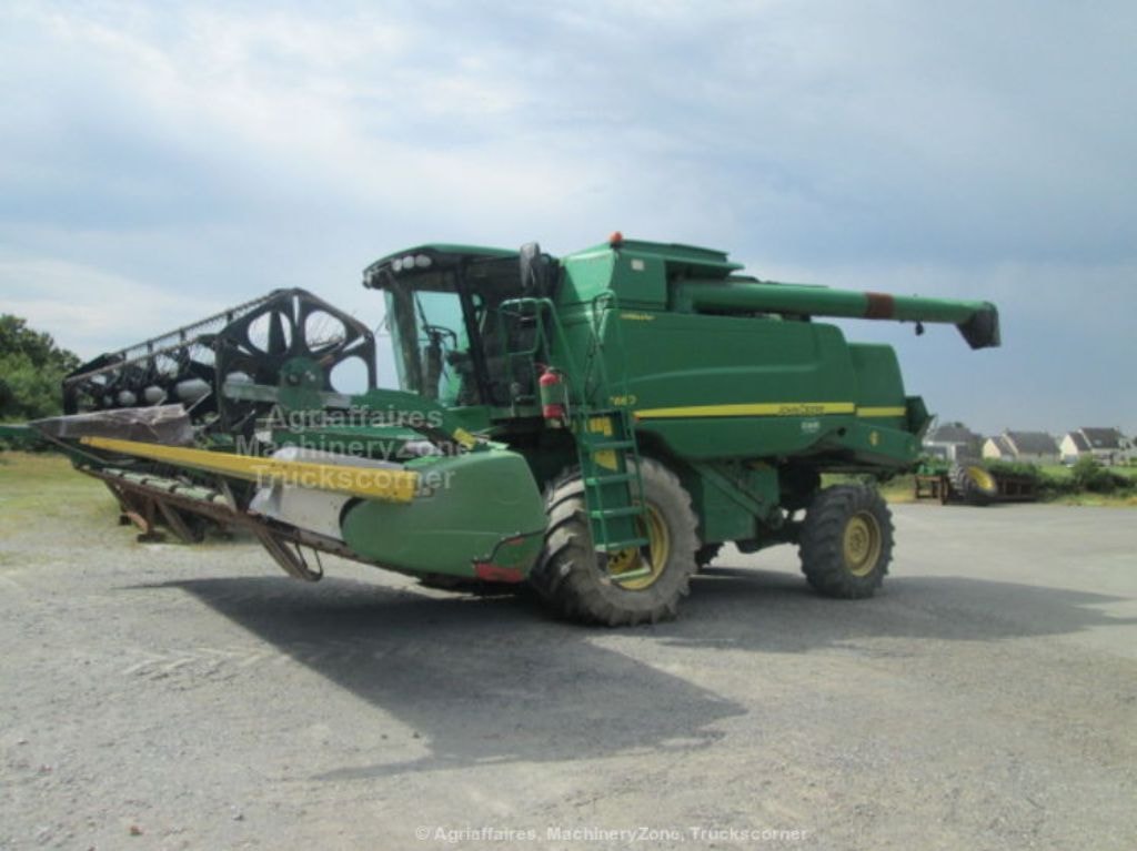 Moissonneuse JOHN DEERE T 660 - photo slide 3