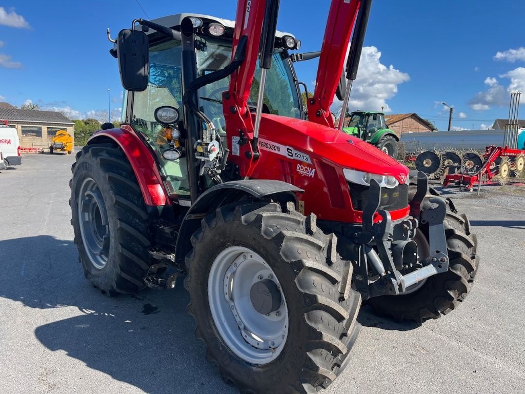 Tracteur MASSEY FERGUSON 5713S DYNA-4 - photo slide 3