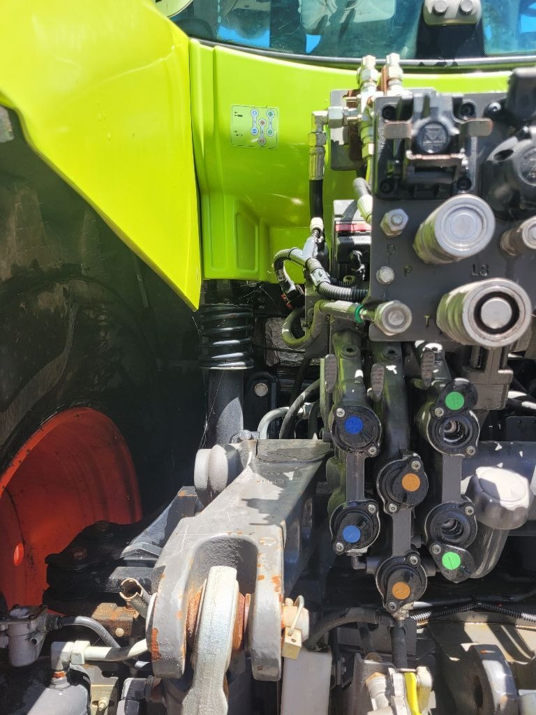 Tracteur CLAAS AXION 830 CMATIC CIS + - photo slide 11