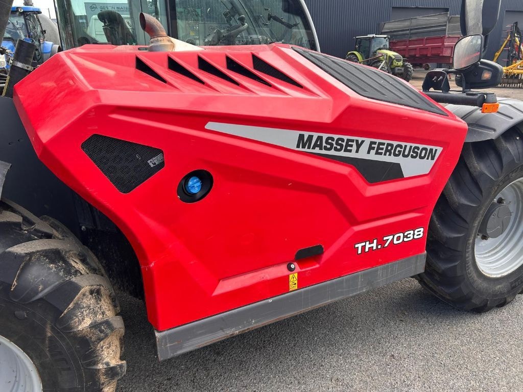 Telescopique MASSEY FERGUSON TH7038 - photo slide 10