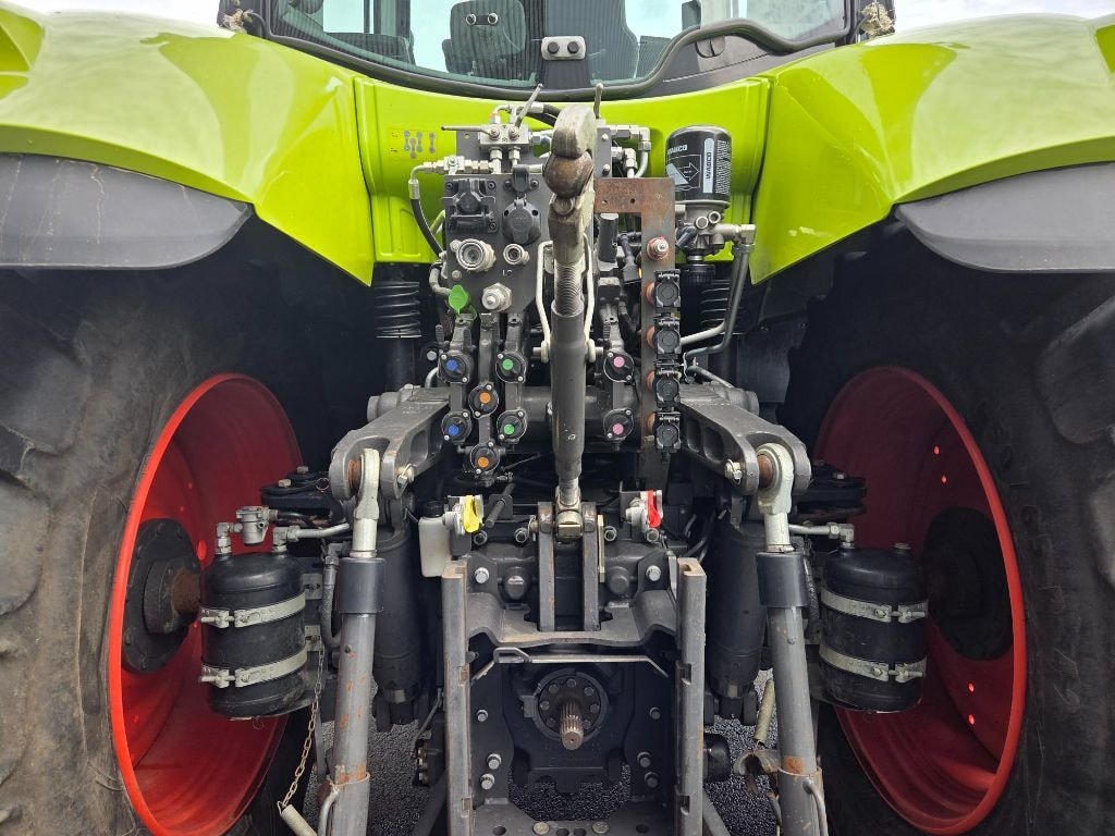 Tracteur CLAAS AXION 800 - photo slide 8