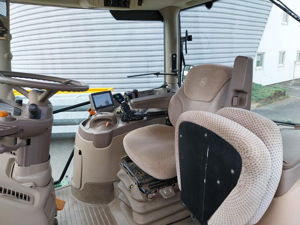 Tracteur chargeur JOHN DEERE 6140R - photo slide 9