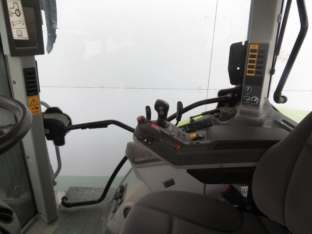Tracteur chargeur CLAAS ARION 510 - photo slide 15