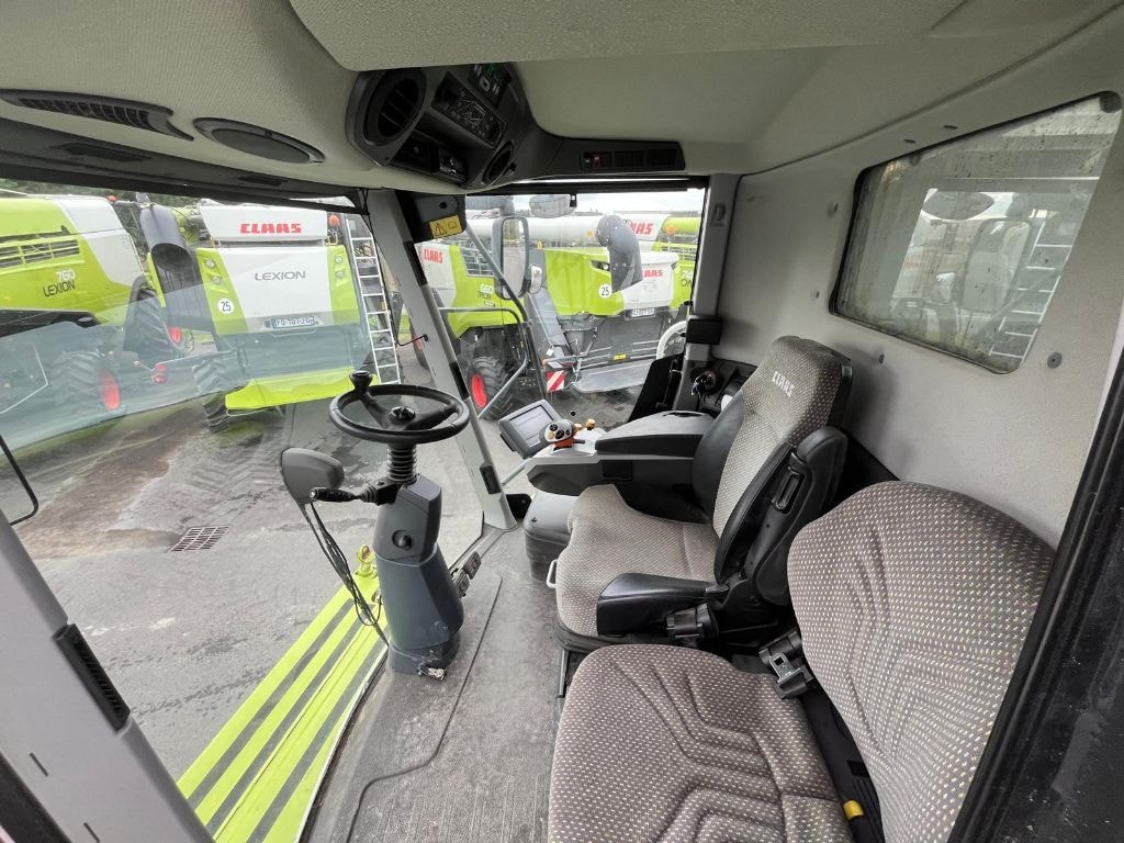 Moissonneuse CLAAS LEXION 750 - photo slide 12