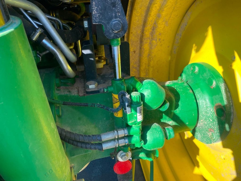 Tracteur chargeur JOHN DEERE 6155R - photo slide 22