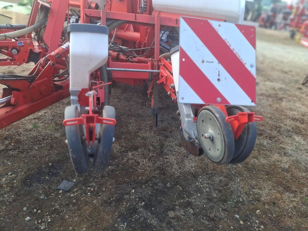 Semoir monograine KUHN PLANTER 3 MARG TR 5M00 - photo slide 1