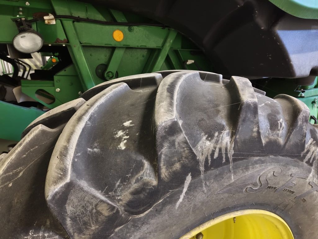Moissonneuse JOHN DEERE T 550 I - photo slide 10