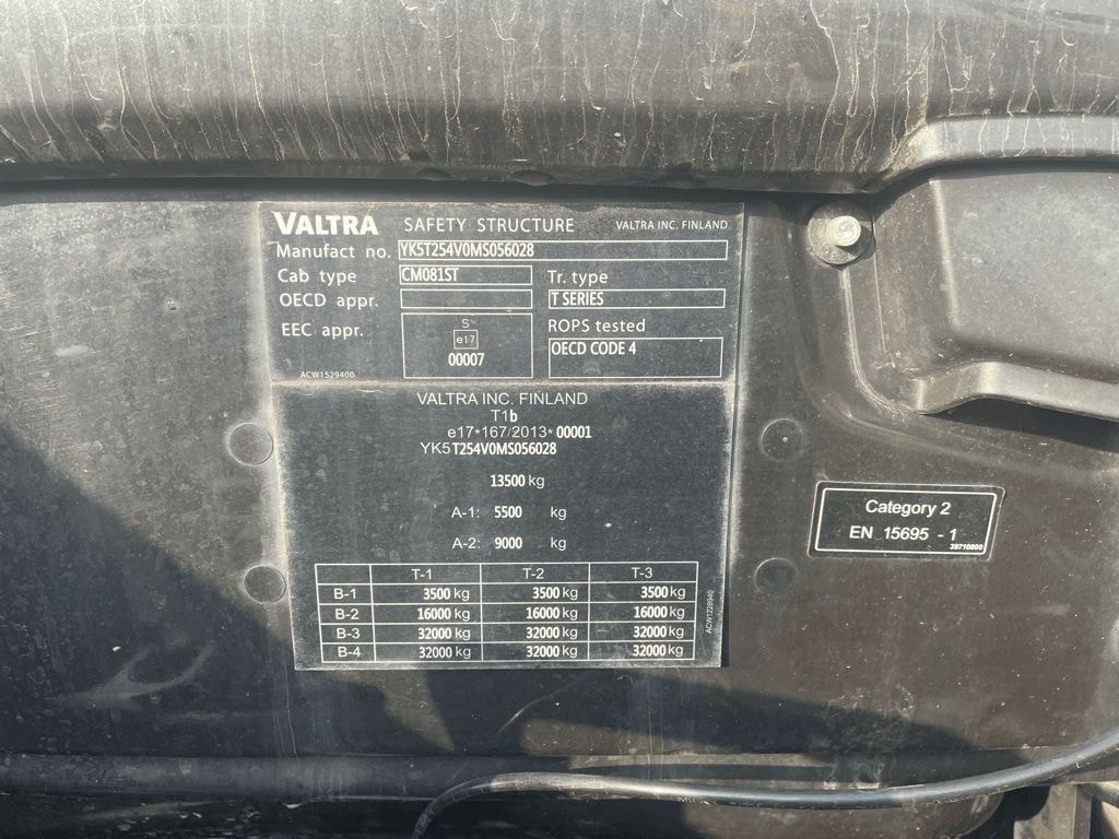 Tracteur VALTRA T254 - photo slide 4