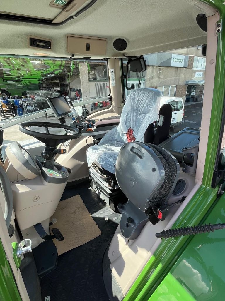 Tracteur FENDT 826 S4 Profi + - photo slide 25