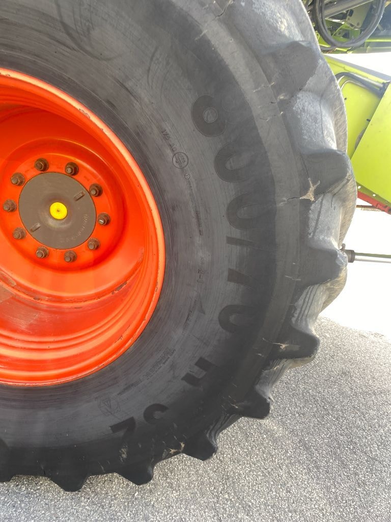 Moissonneuse CLAAS LEXION 650 4RM - photo slide 10