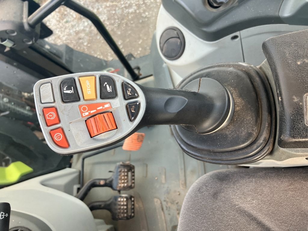 Tracteur CLAAS ARION 430 - photo slide 9