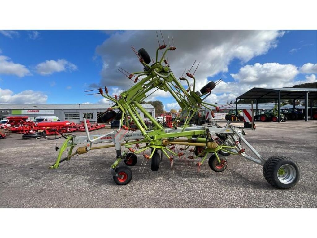 Faneuse CLAAS Volto 1300T - photo slide 1