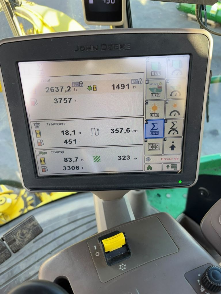 Ensileuse JOHN DEERE 8500 - photo slide 15