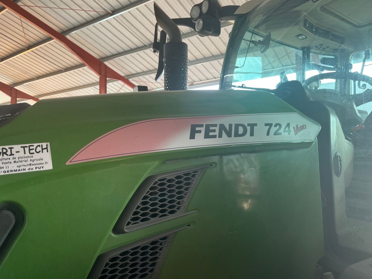 Tracteur FENDT 724 VARIO - photo slide 12